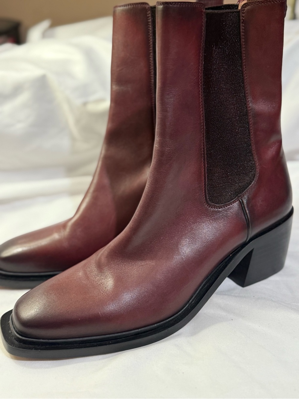 MAGNANNI JUNE MID
Women's Bordeaux Leather Mid-Calf Chelsea Boots W/Size 11